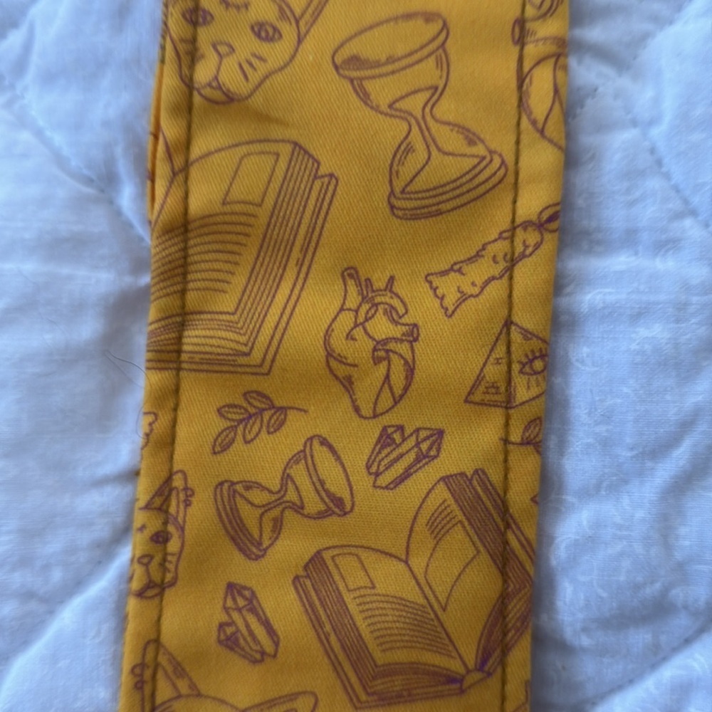 Great Teacher gifts ! Yellow Patterned Lanyard/Pen holder  with Clip - Picture 2 of 3